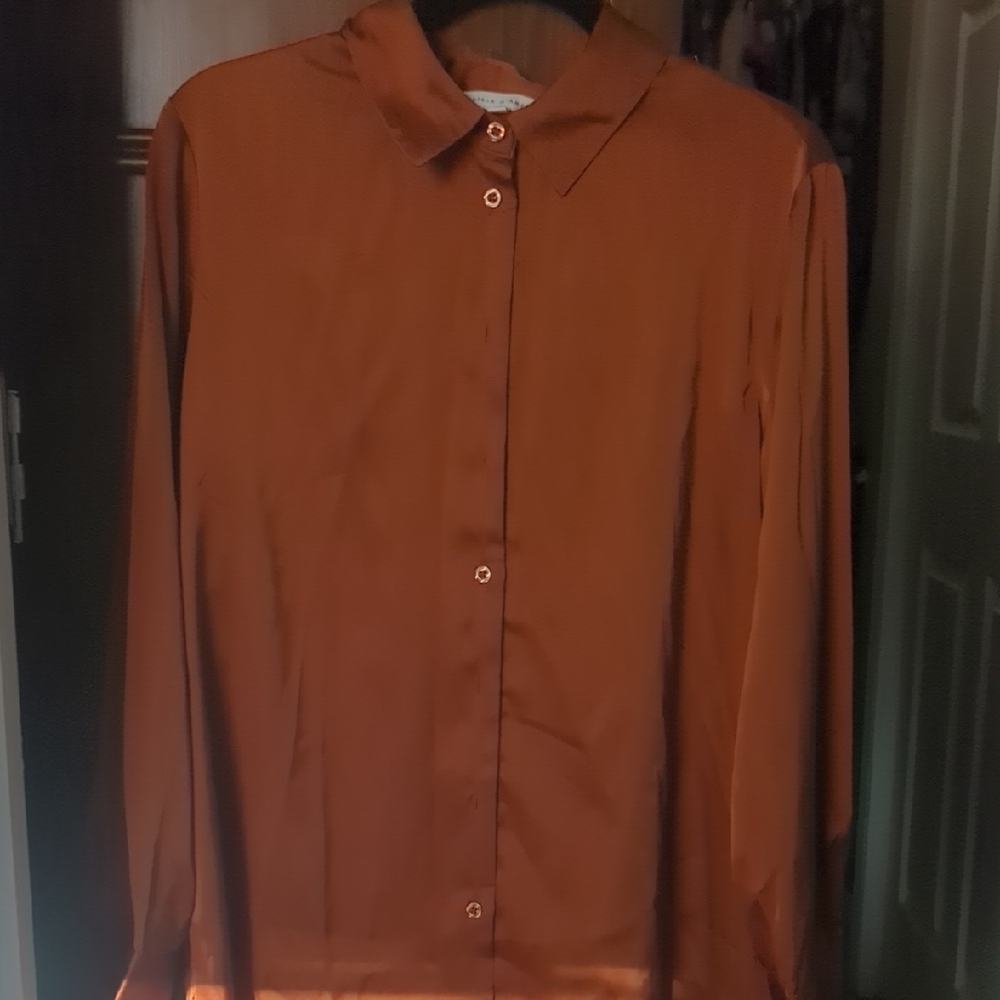 Chic Women's Button-Up Blouse in Warm Orange